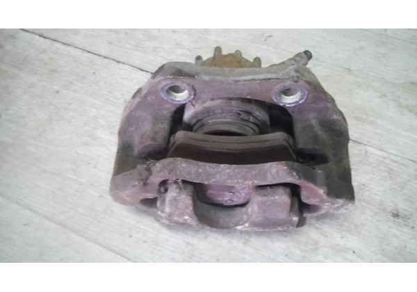 Суппорт передній правий Peugeot 206